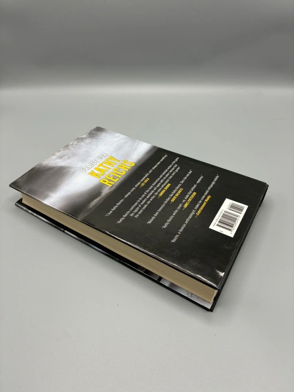 Kathy Reichs Two Nights - Hardcover Novel in Black and Gold